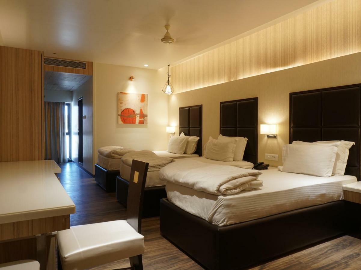 Palette Four Seasons Recreation Resort Jalgaon Exterior photo
