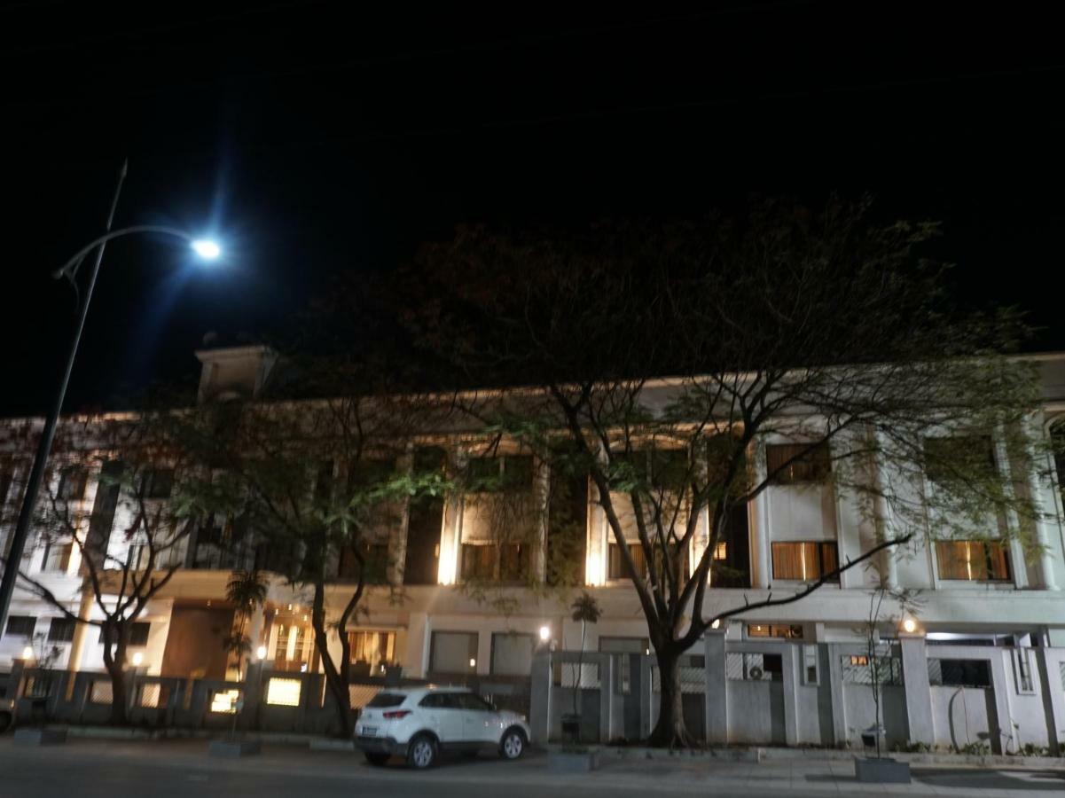 Palette Four Seasons Recreation Resort Jalgaon Exterior photo