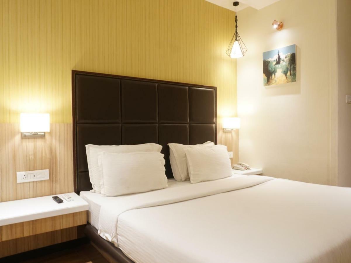 Palette Four Seasons Recreation Resort Jalgaon Exterior photo