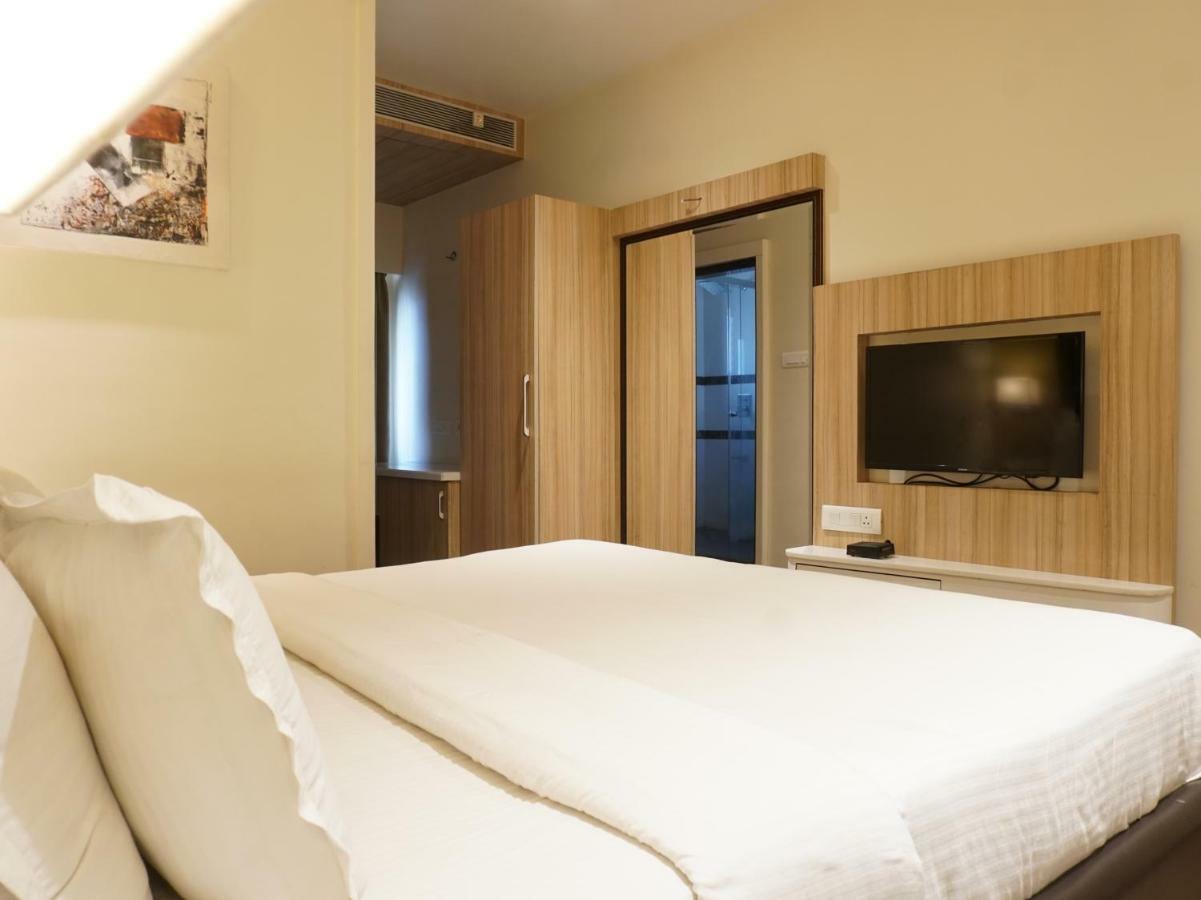 Palette Four Seasons Recreation Resort Jalgaon Exterior photo