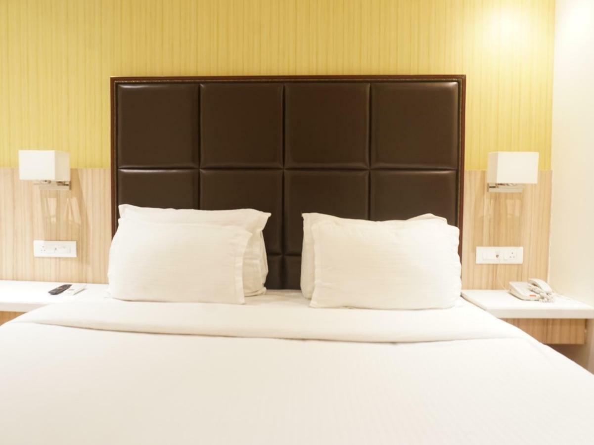 Palette Four Seasons Recreation Resort Jalgaon Exterior photo