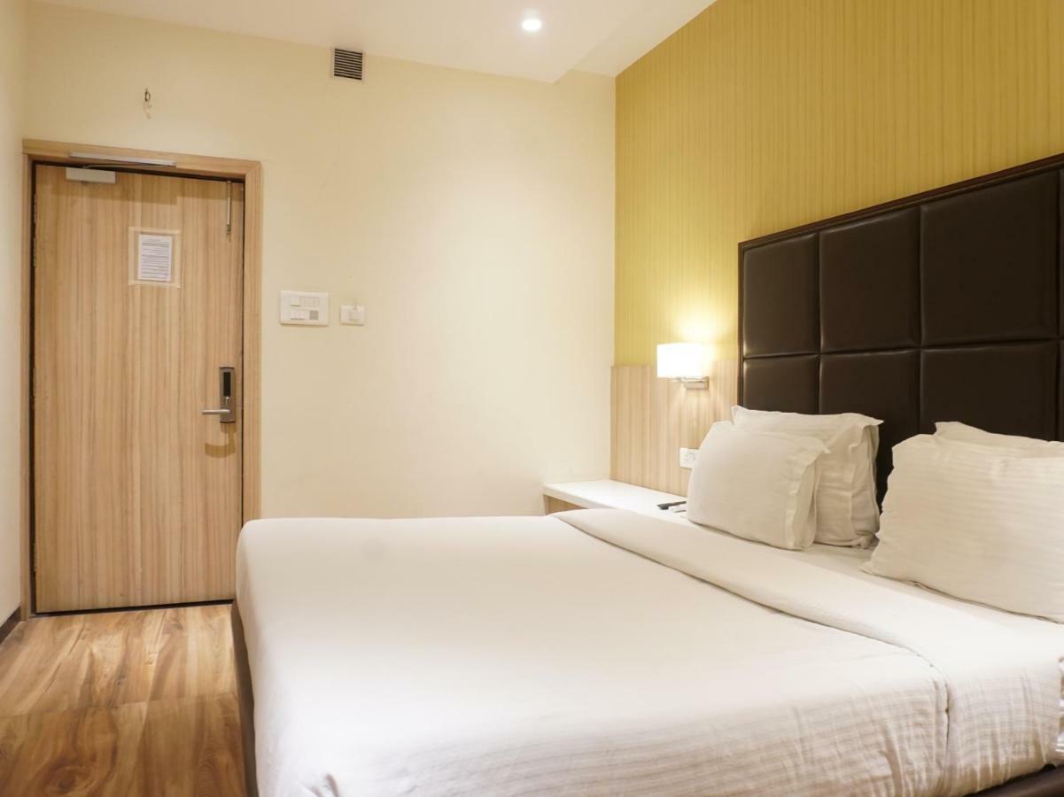 Palette Four Seasons Recreation Resort Jalgaon Exterior photo