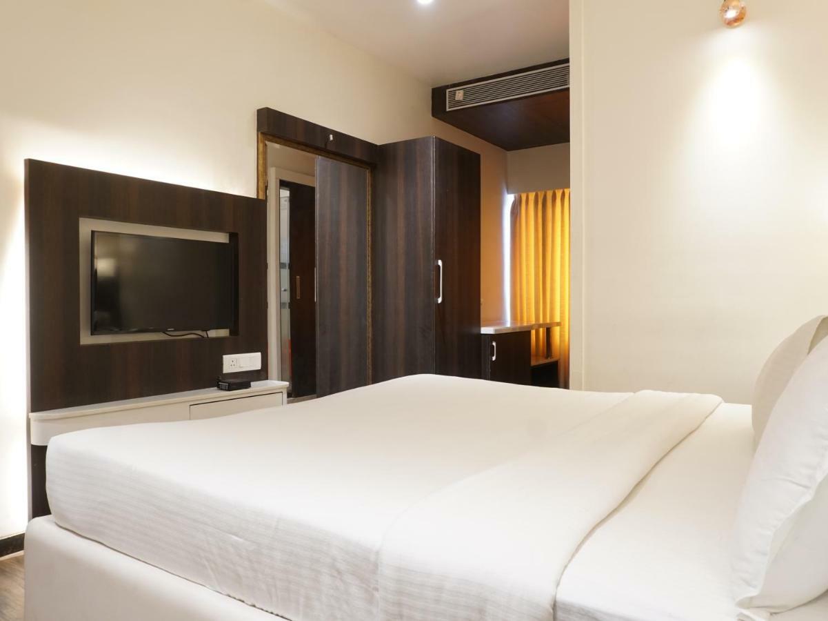 Palette Four Seasons Recreation Resort Jalgaon Exterior photo