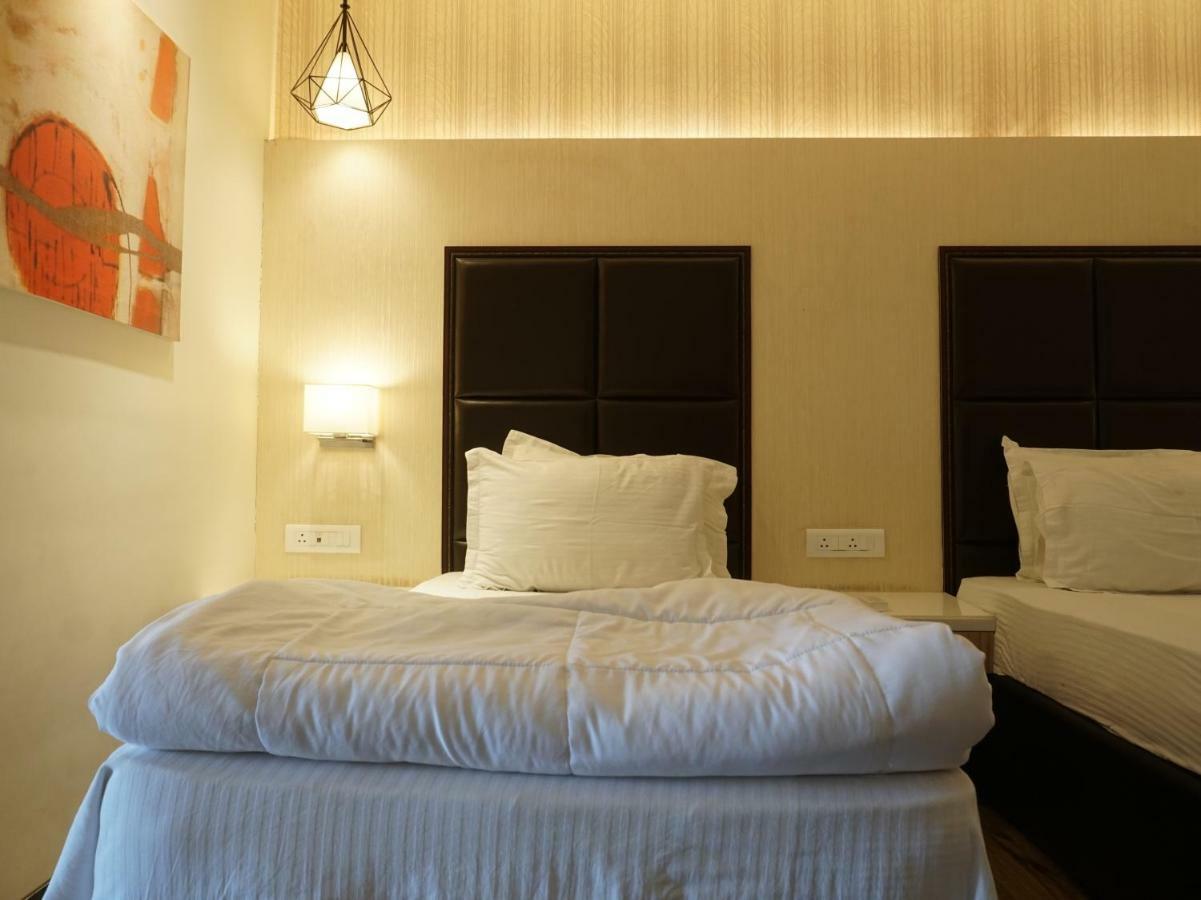 Palette Four Seasons Recreation Resort Jalgaon Exterior photo